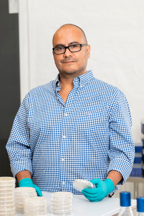 Juan-Rodrigo Bastidas-Oyanedel